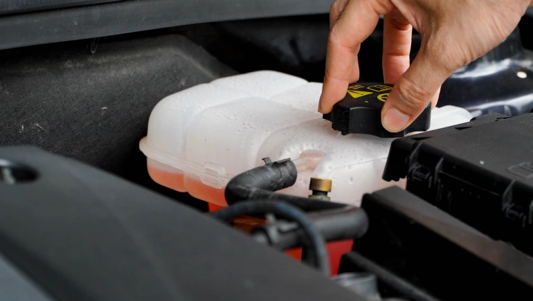 Kışın Motor Koruması: Antifriz Nedir, Neden Kullanılır?