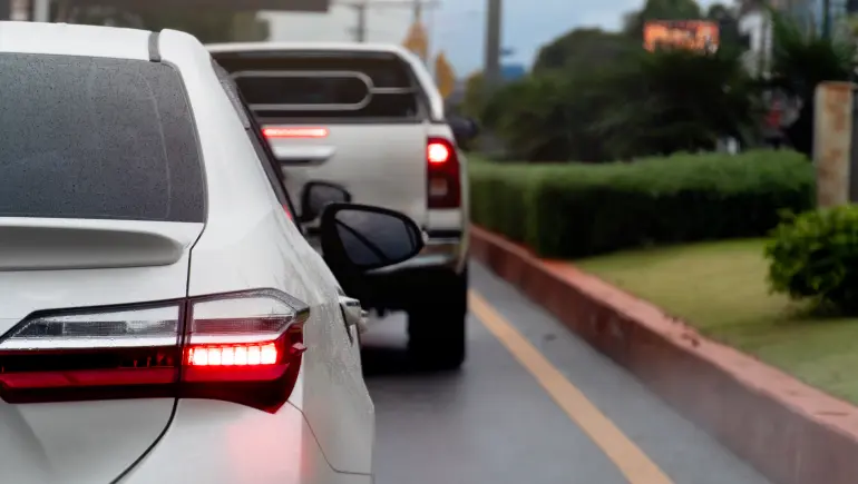 Yeni Trafik Düzenlemeleriyle Gündemde: Baklava Dilimli Tabela ve 2026 Cezası